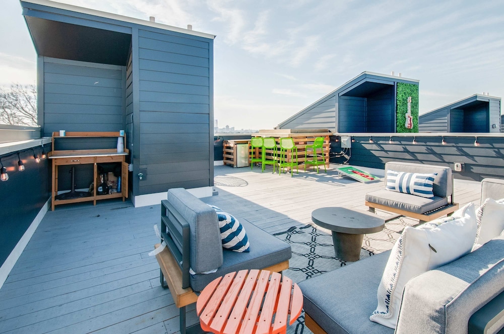 East Nash Lux - 13 Beds City Views