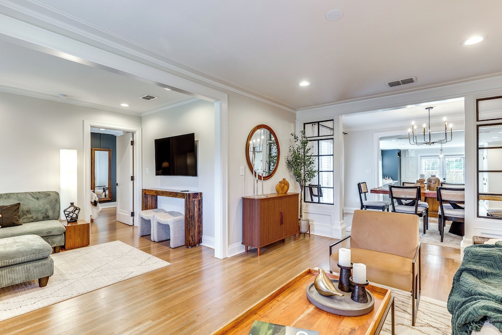 Fenced Yard: Lakeland Home Adjacent to Golf Course