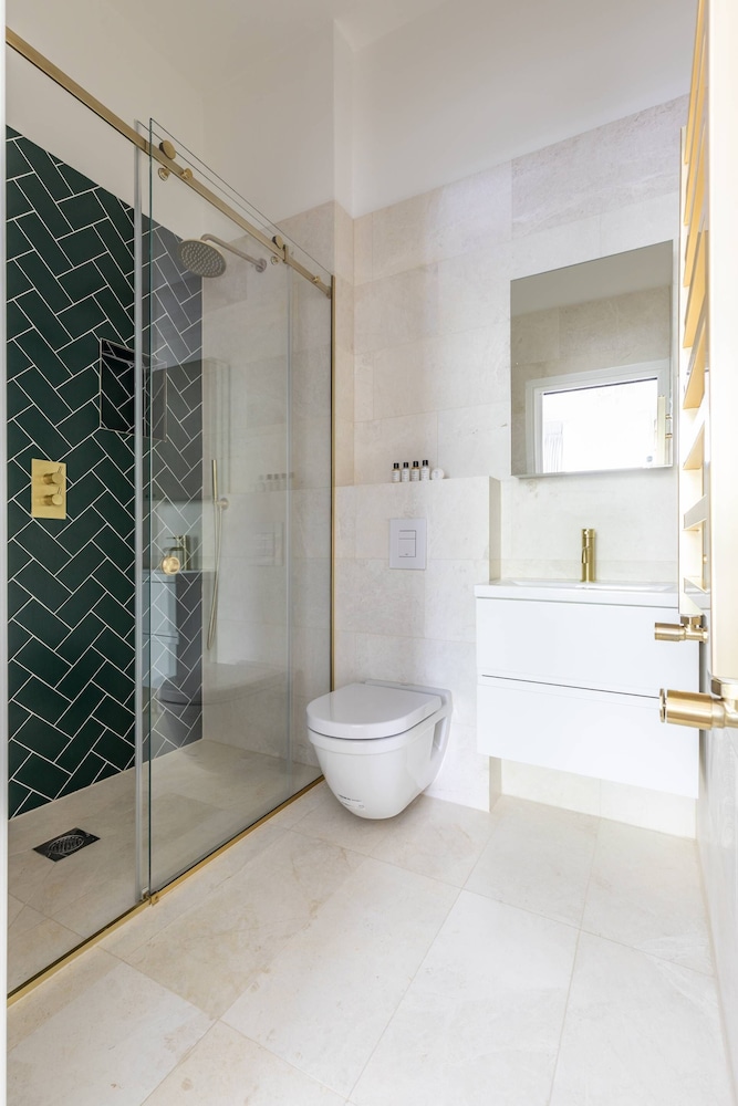 Westbourne Park Road Xviii by Onefinestay