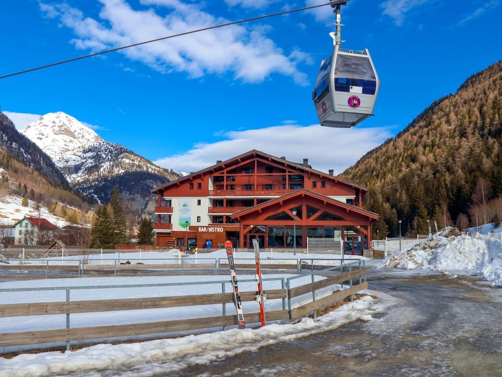 Apartment in Savoyard Mountain Village