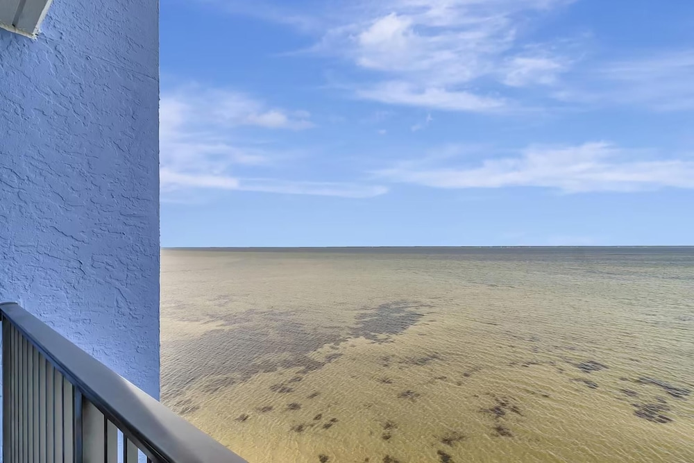Bayside Inn 6786