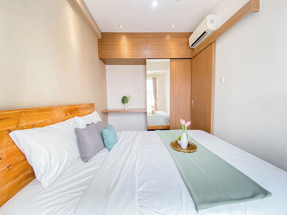 Cozy and Simply 2BR Apartment at Parahyangan Residence