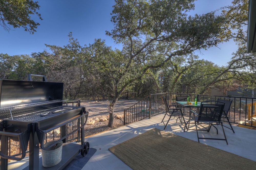 Serene Getaway Nestled in the Tx Hill Country!