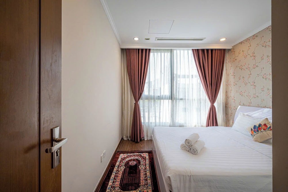 Apartment Landmark 81 by Urban Home