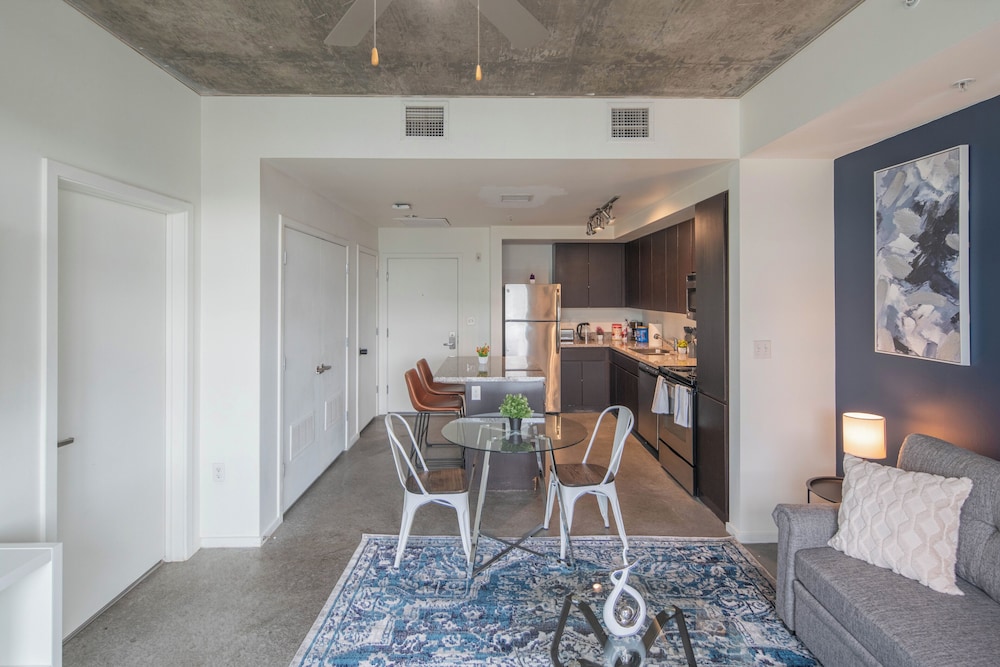 ROVE LIVING/KL - Roosevelt Point