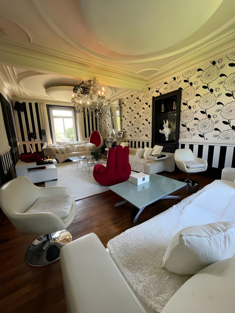 Estate in Saint-pavace Near Le Mans Circuit
