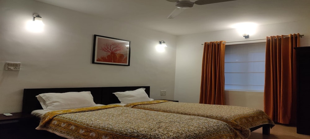 Jungle Hut- Annabelles Beach Apartments at Bernard Simao Calangute view 5