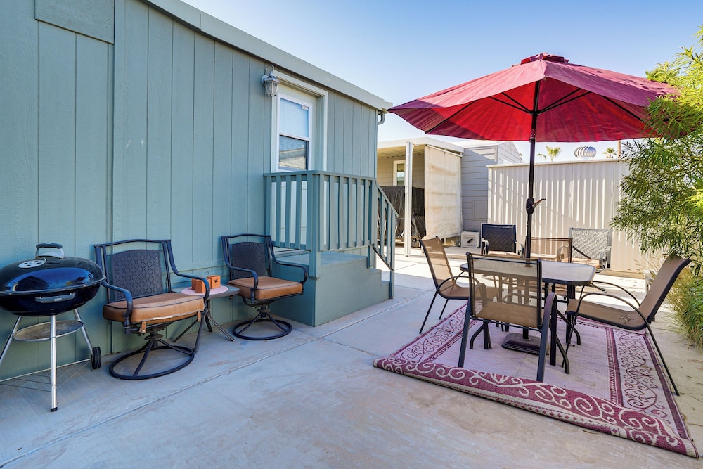 Pool, Hot Tub & Tennis Courts: Yuma Home Near Dtwn