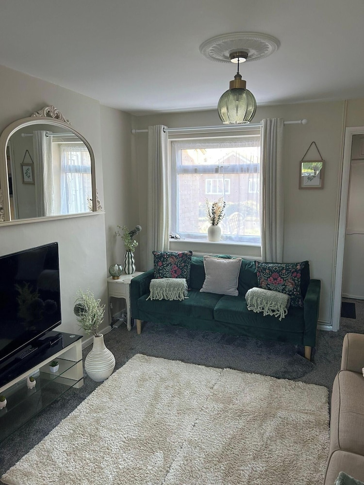 Peak District - 2 Beds - Sleeps 4 - Pet Friendly