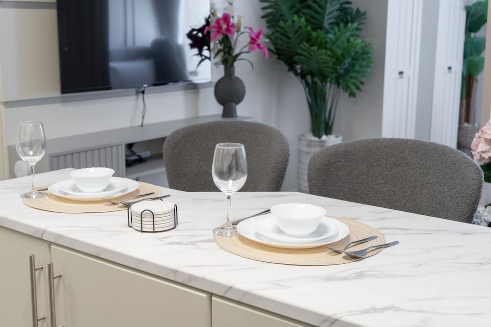 Your Dream Stay in JVC - Stylish Studio for 4