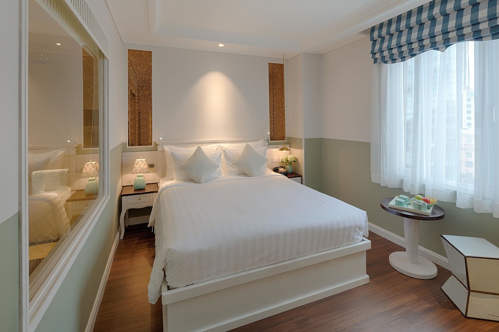 Au Lac Charner Hotel 55