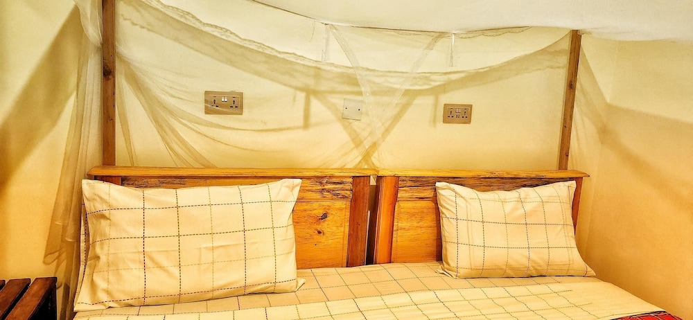 Lights of Kazinga Homestay
