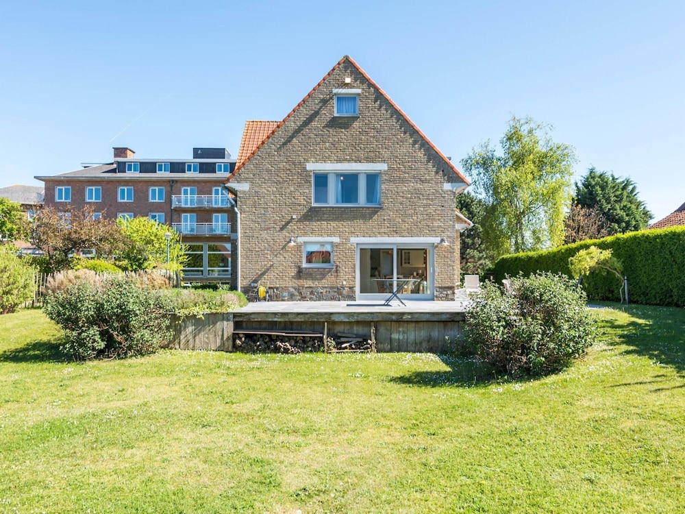 Villa in St-idesbald Near Ster der Zee Beach