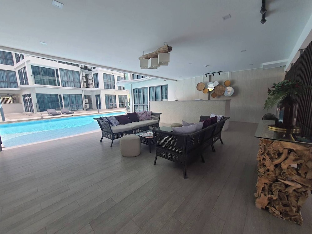 Stylish Bang Saray Apartment With Pool and Resort Facilities