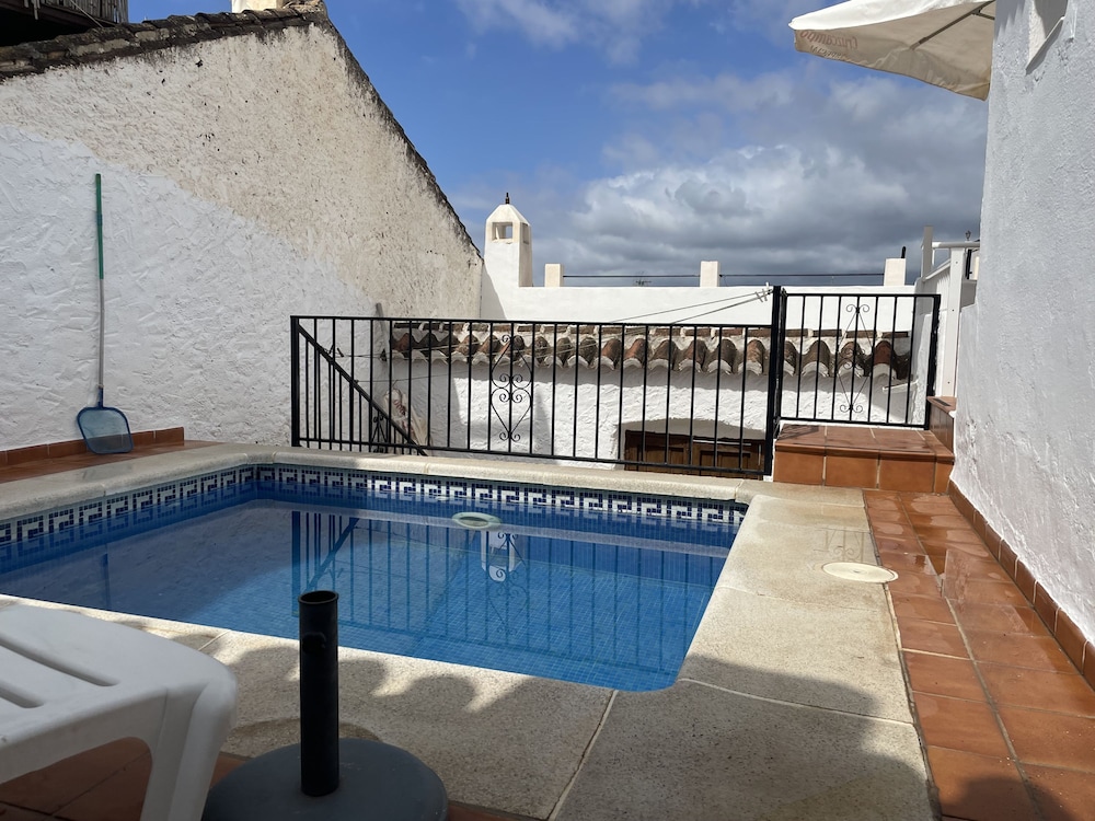Casa Paquita con Piscina Privada en Maro By At Hom