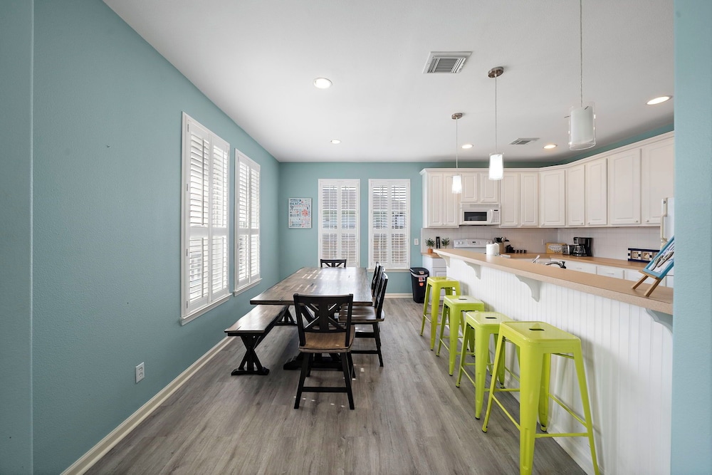 The Krusty Krab by Ryson Vacation Rentals
