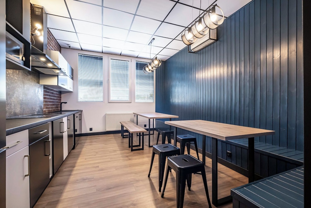 VOLA Hostel