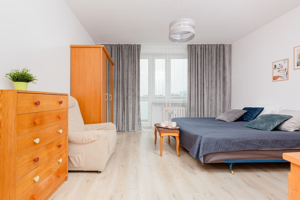 Apartment Near the Airport by Renters view 3