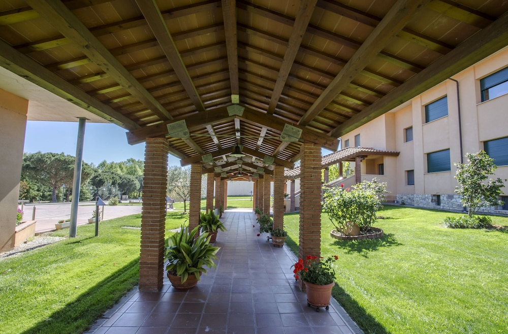 Hotel Casa Santa Elena - Image 1