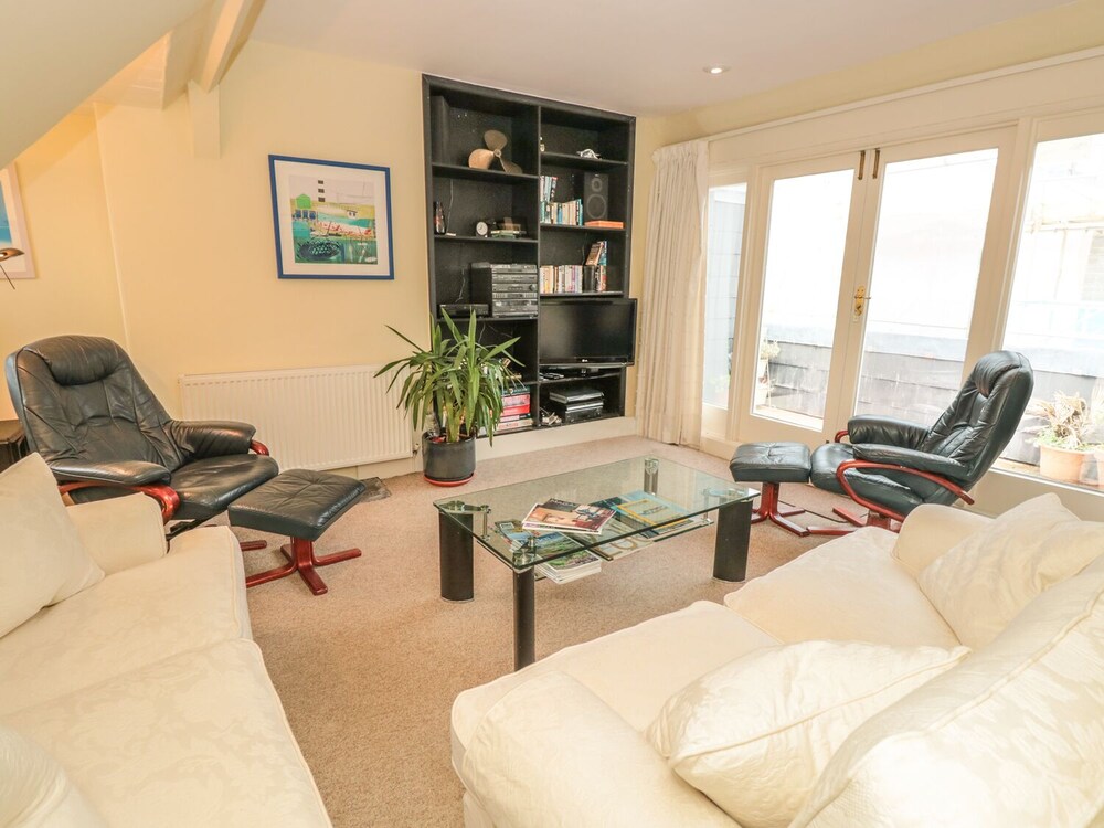 5 Island Street view 5