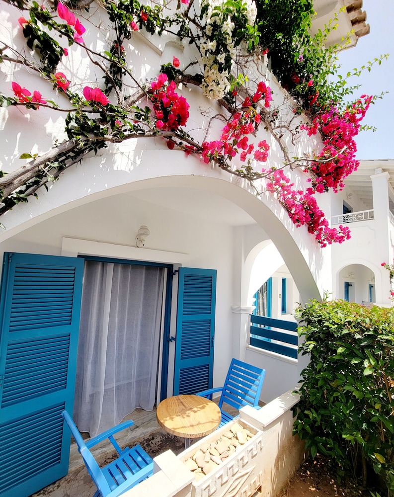Kalimera Studios and Apartments