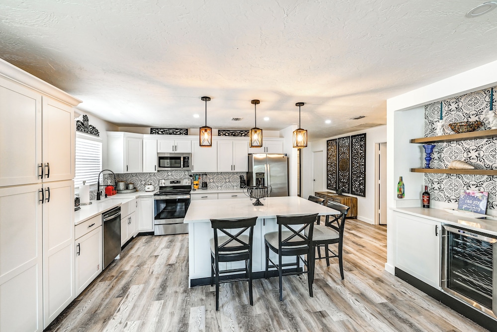 Private Pool & Hot Tub: Family Gem in Naples!