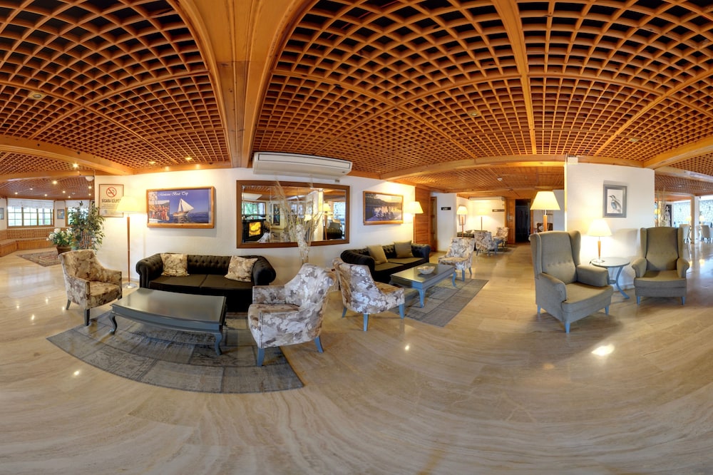 Montana Pine Resort - All Inclusive view 3
