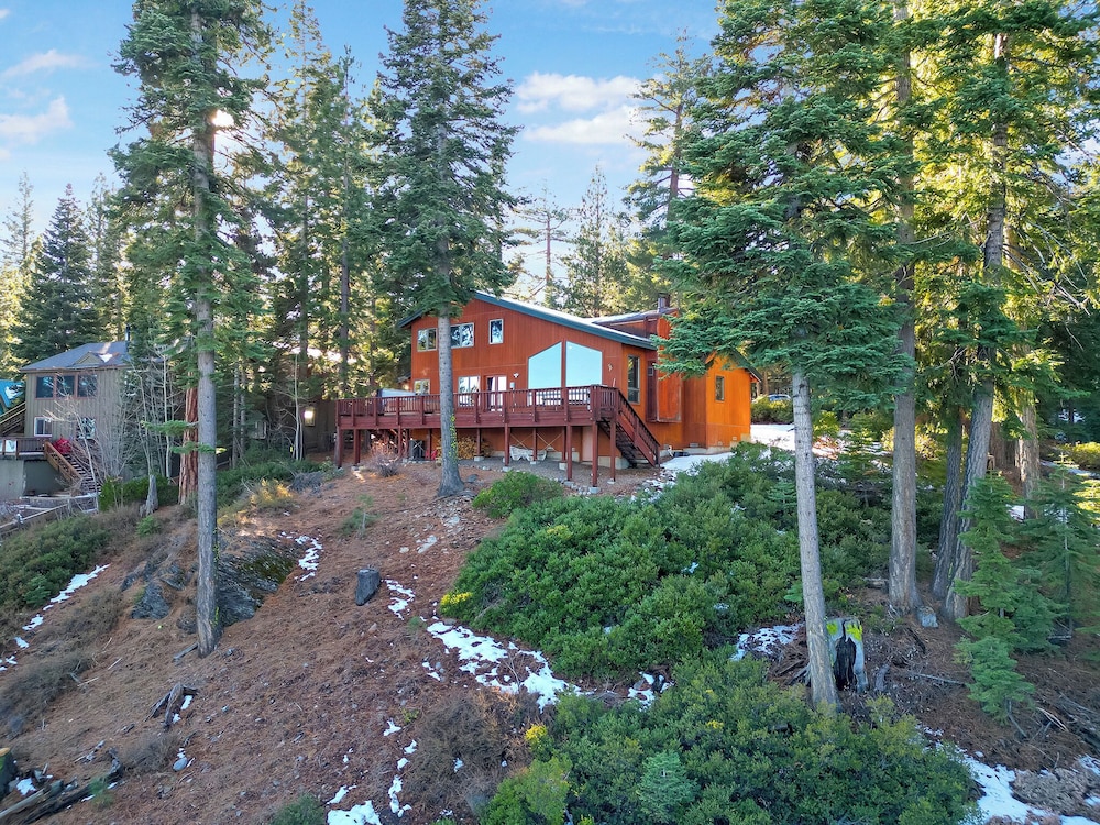 Lakeview Hideaway 3bdr for 8 w/ Private Hot Tub!