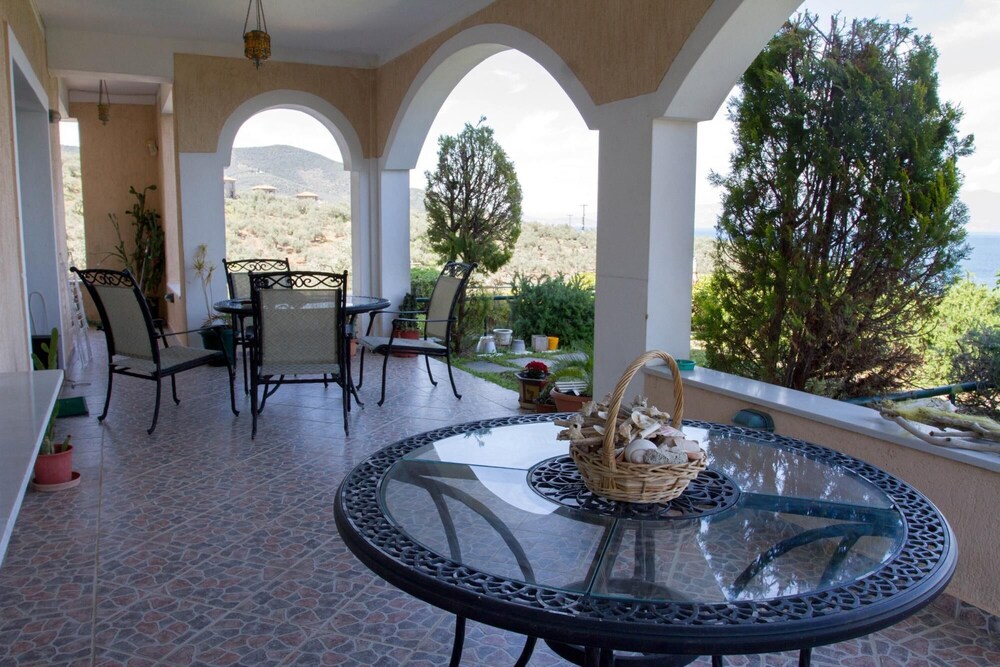 Ananda Spa Villa in Nies view 4