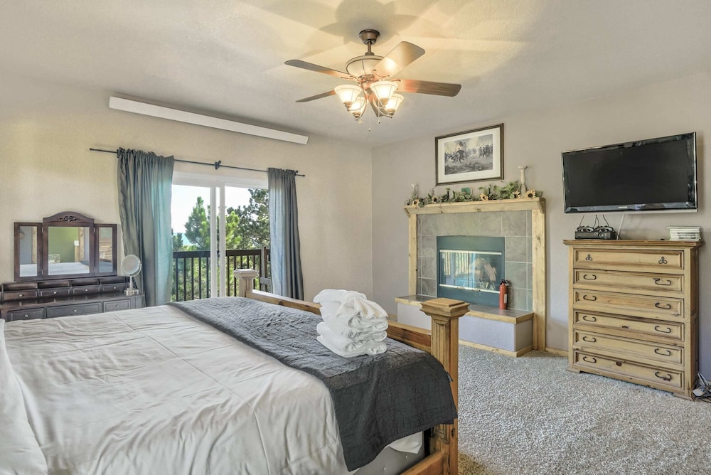 4BD Quiet Ranch Setting Historical Canyon Views view 5
