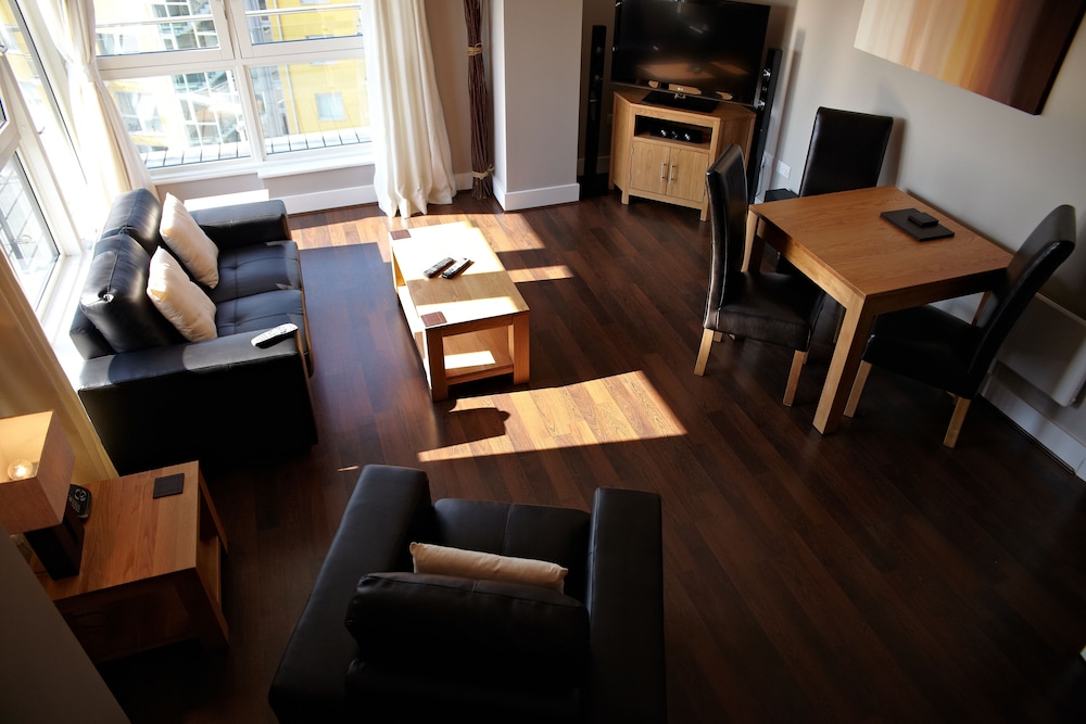 Basingstoke Vacations - Skyline Plaza by Viridian Apartments - Property Image 12