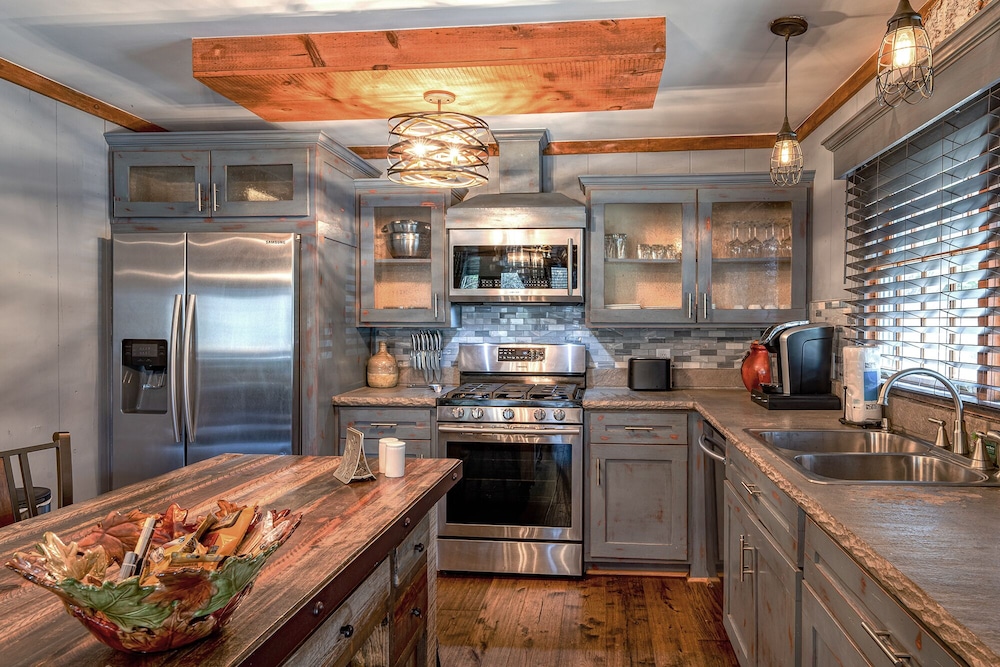 stayNantahala – Smoky Mountain Cabins and Luxury Yurts