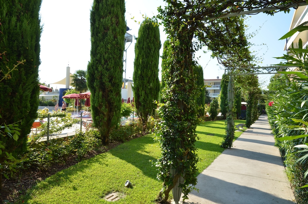 Super Villaggio Planetarium Resort one Bedroom Apartment Sleeps 4 Persons