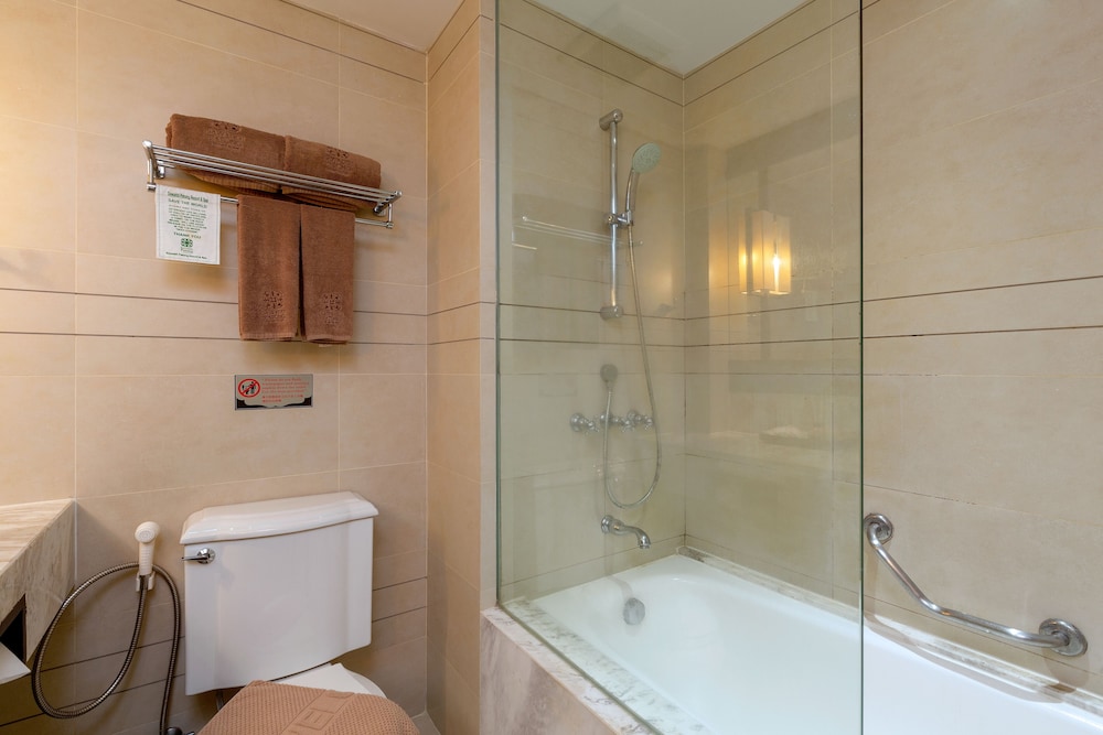 Sawaddi Patong Resort & Spa by Tolani, photo 39