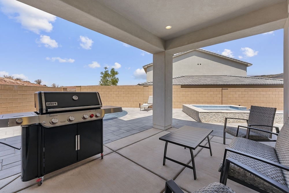 The Splash Yard 5 Bedroom Home