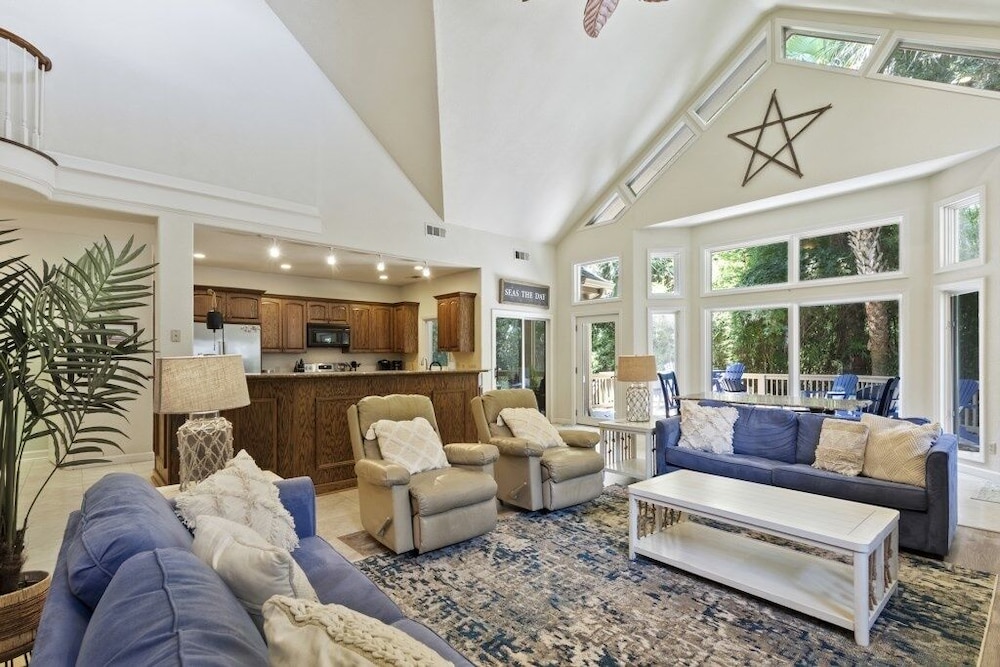 57 Lawton Rd. / Sea Pines / Pet Friendly 4 Bedroom Home