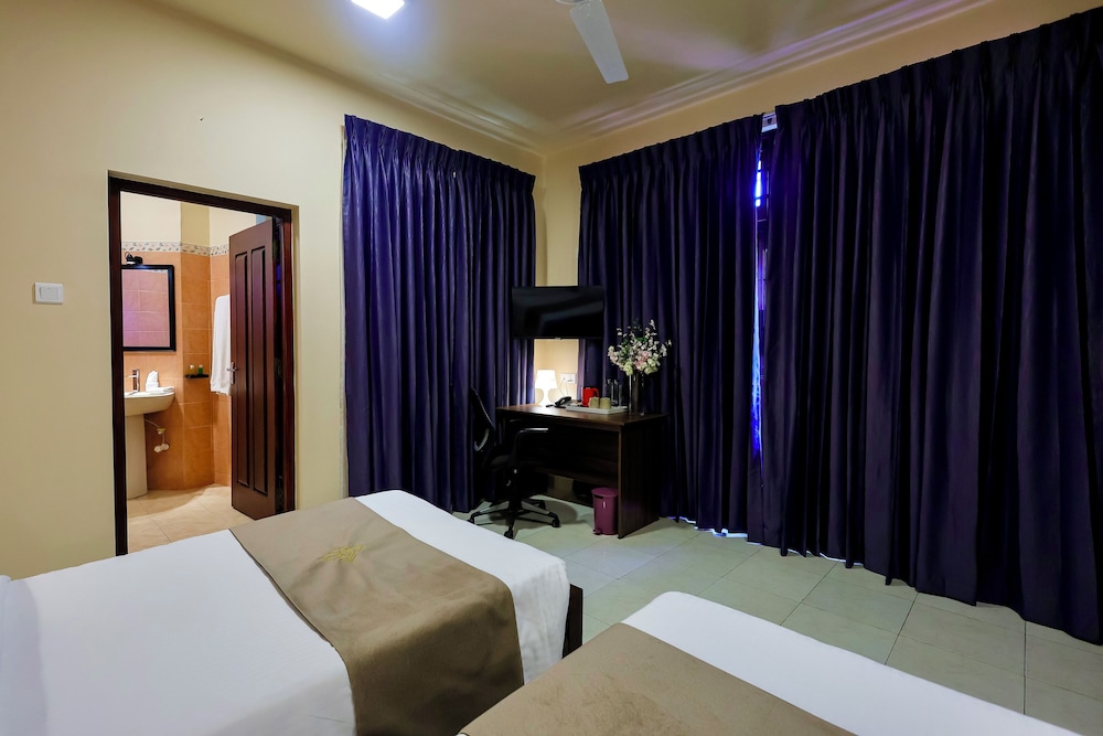 Limeshine Airport Transit Residence