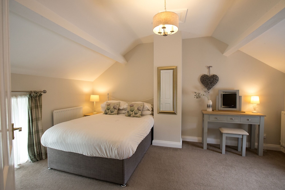 Bramwood Cottages view 5
