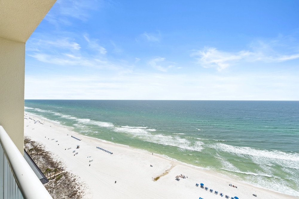 Grand Panama Beach Resort by Book That Condo