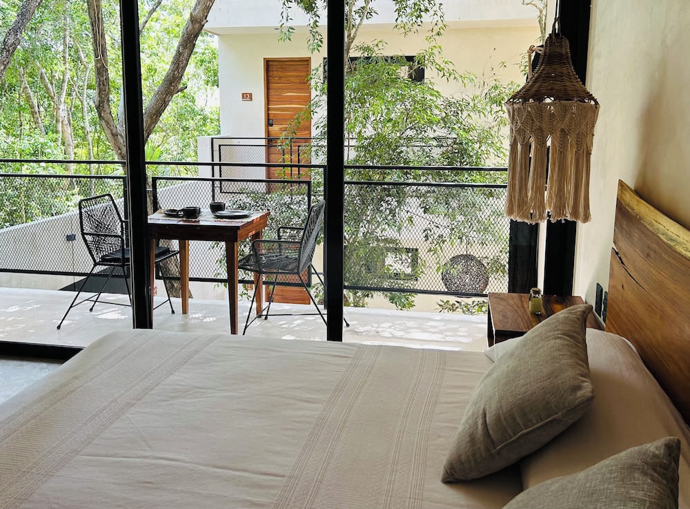 Private Balcony Jungle View Studio S21