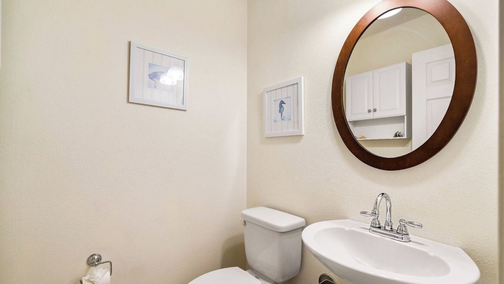 Concierge Included - Close to Pool - AC & Wifi! - Vrkcv
