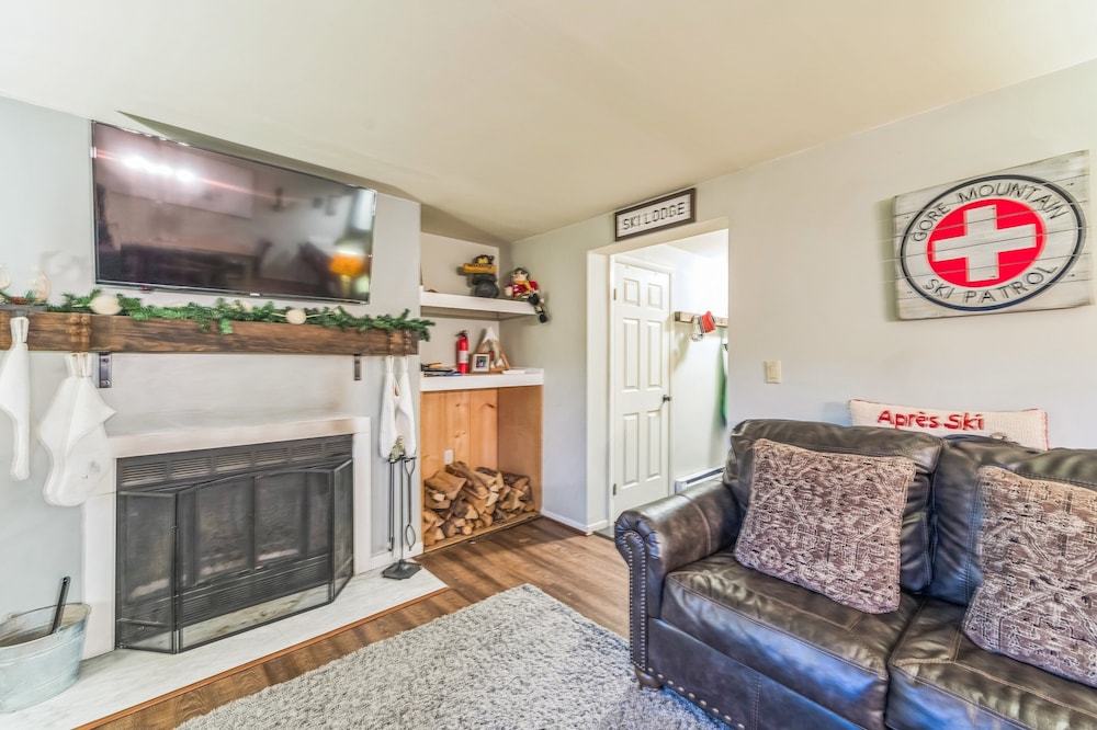 Hedges 7j - Comfortable Mountain Retreat 3 Bedroom Townhouse by The Summit at Gore Mountain