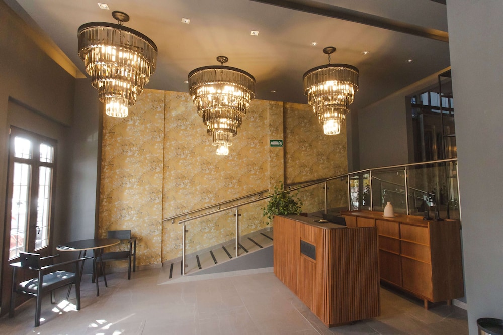 Lobby & Reception