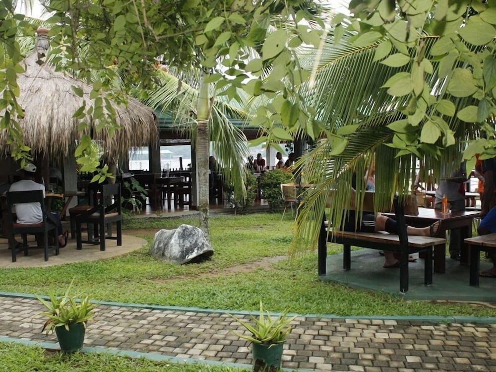 Thumbelina Apartments