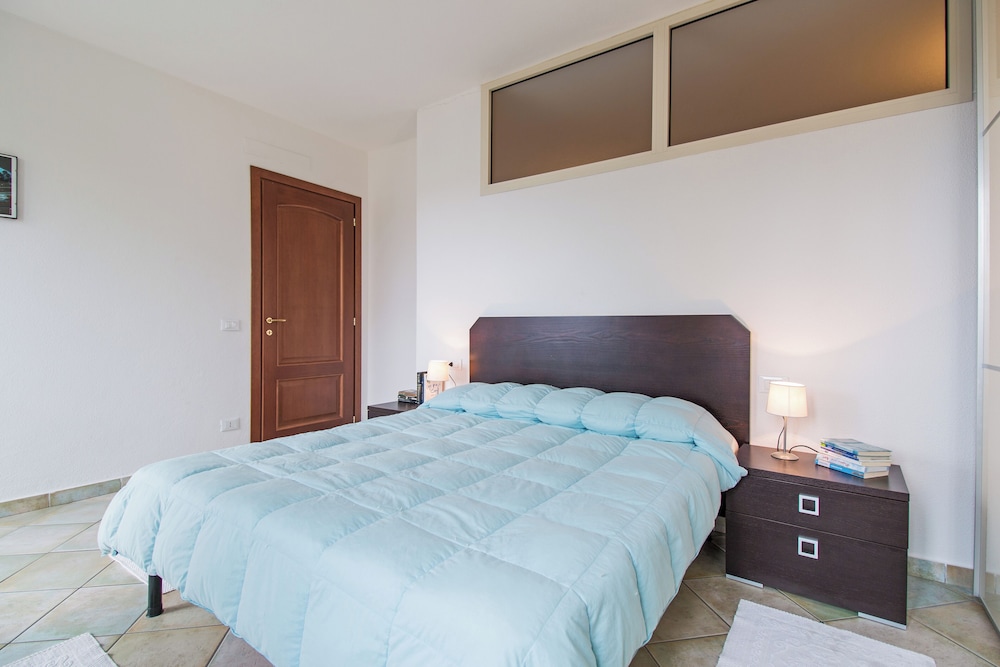 Residence Maria Antonia - Grazia Deledda