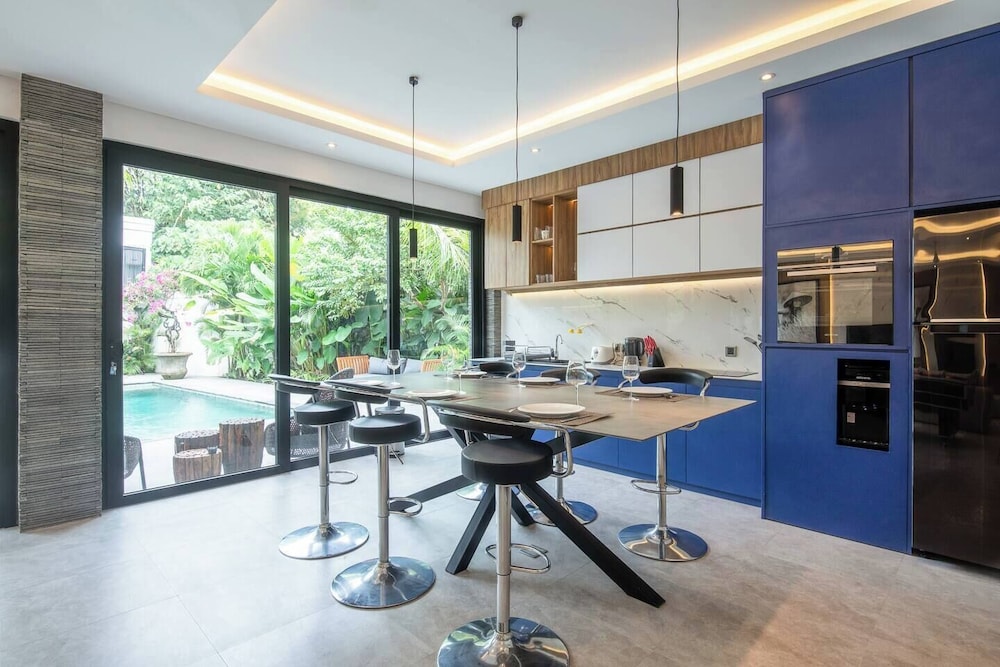 Chic 3BR Villa Modern Comfort in Central Seminya