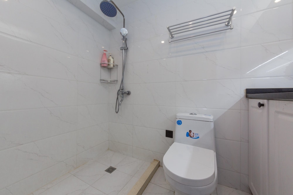 Henry's Apartment South Maoming Road