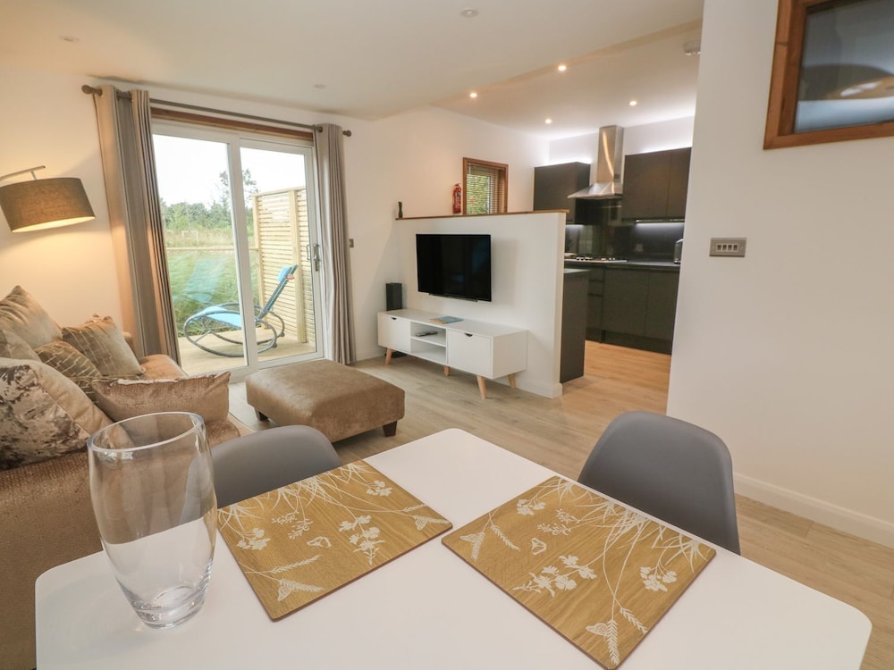 12 Meadow Retreat
