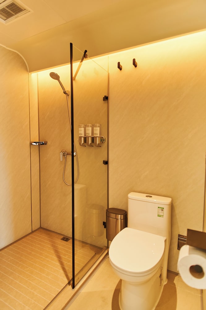 Roka Hotel