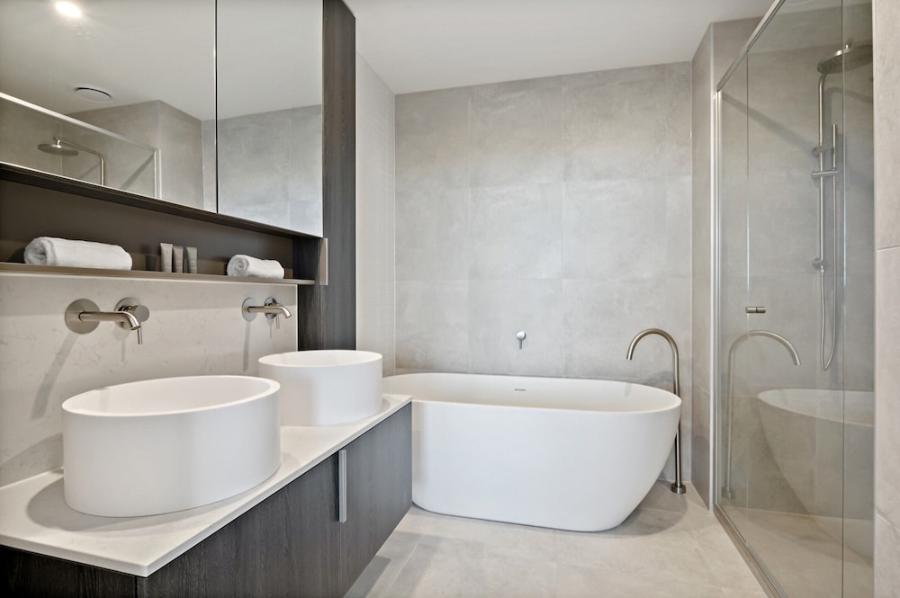 Stylish City-view Apartment With Amenities